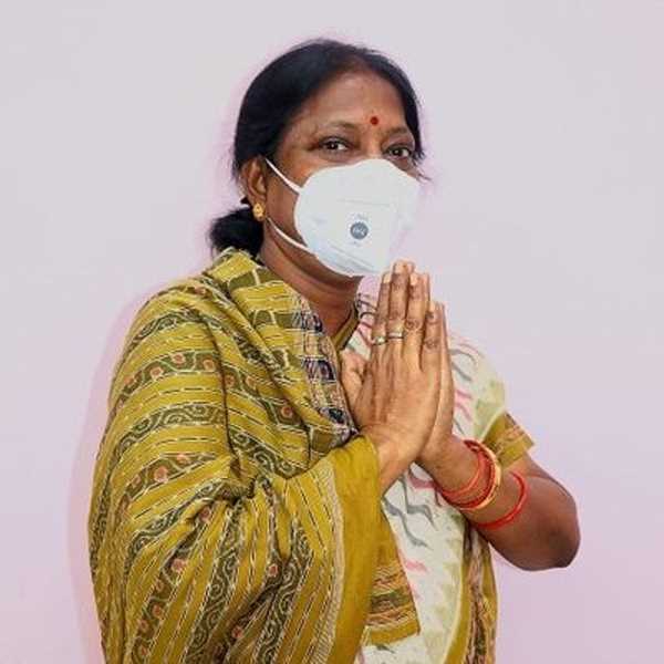 बीजद विधायक प्रमिला मल्लिक को चुनाव आयोग ने 48 घंटे तक चुनाव प्रचार करने से रोका बीजद विधायक प्रमिला मल्लिक को चुनाव आयोग ने 48 घंटे तक चुनाव प्रचार करने से रोका